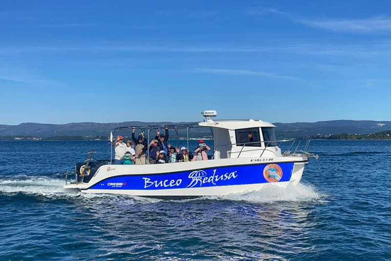 Barco peregrino en Vilagarcía – Náutica Medusa