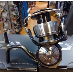DAIWA CERTATE G24 LT 4000 CXH ARK - Imagen 1