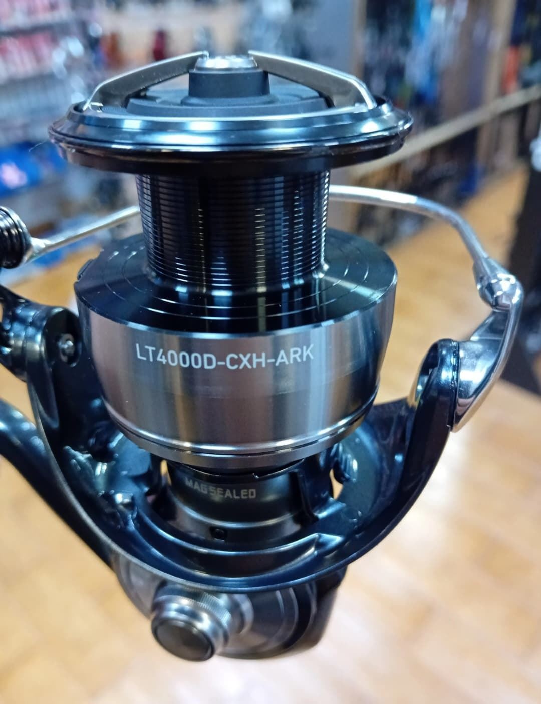 DAIWA CERTATE G24 LT 4000 CXH ARK - Imagen 2