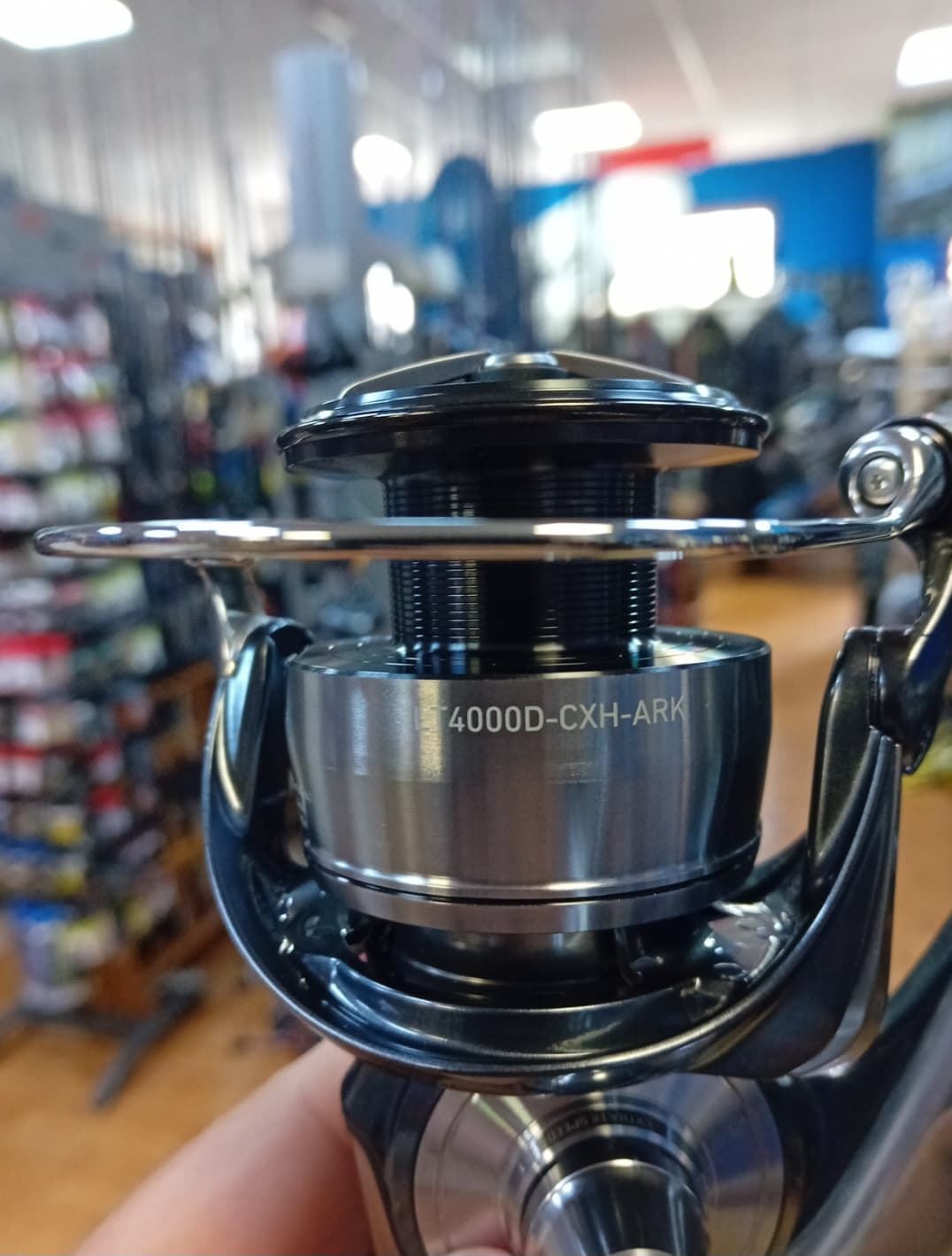 DAIWA CERTATE G24 LT 4000 CXH ARK - Imagen 4